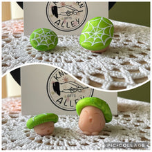 Load image into Gallery viewer, Toxic Web Shroomie