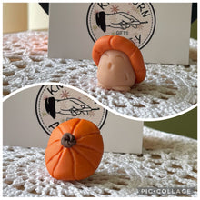 Load image into Gallery viewer, Pumpkin Head Shroomie