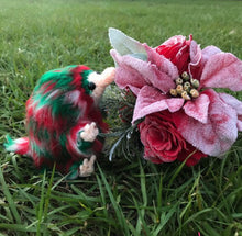 Load image into Gallery viewer, Mistletoe Snoot