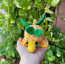 Load image into Gallery viewer, Orange Bird / Satsuma Snoot