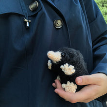 Load image into Gallery viewer, "Bea" Snoot